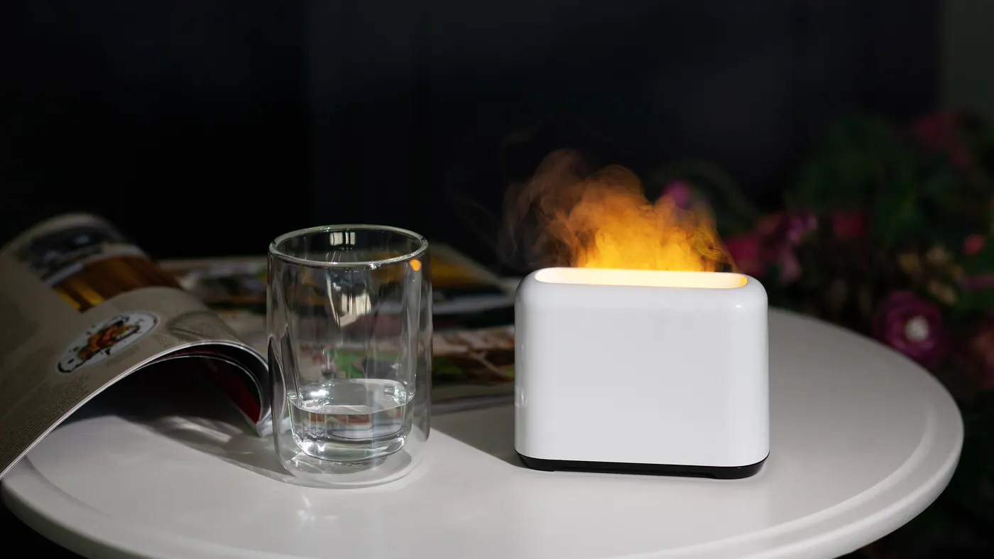 Увлажнитель "Flame" с эффектом пламени, белый
