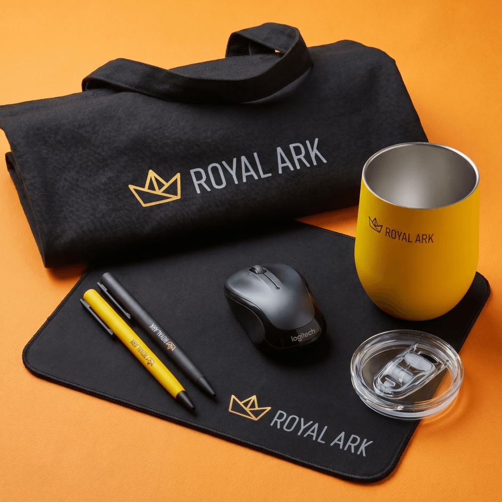 Каким может быть office swag для iGaming студии: фотография реализованного проекта 2