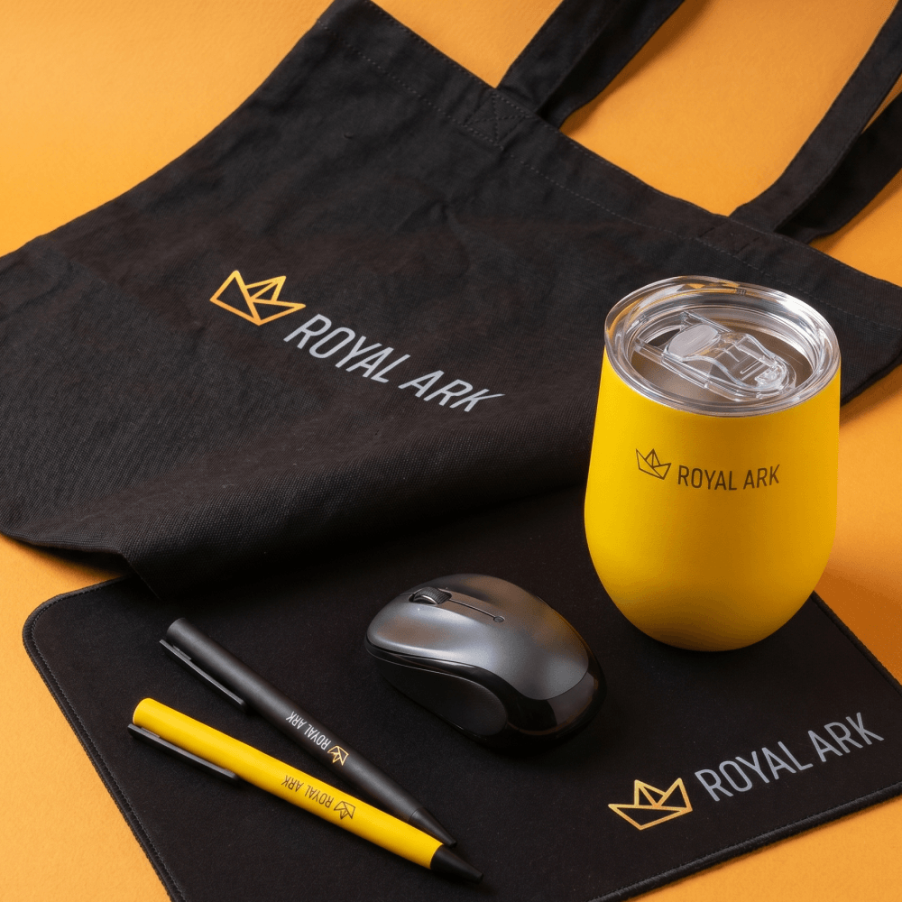 Каким может быть office swag для iGaming студии: фотография реализованного проекта 1