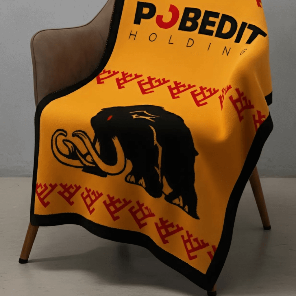 Кружка, упаковка и ёлочная игрушка: POBEDIT: фотография реализованного проекта 1