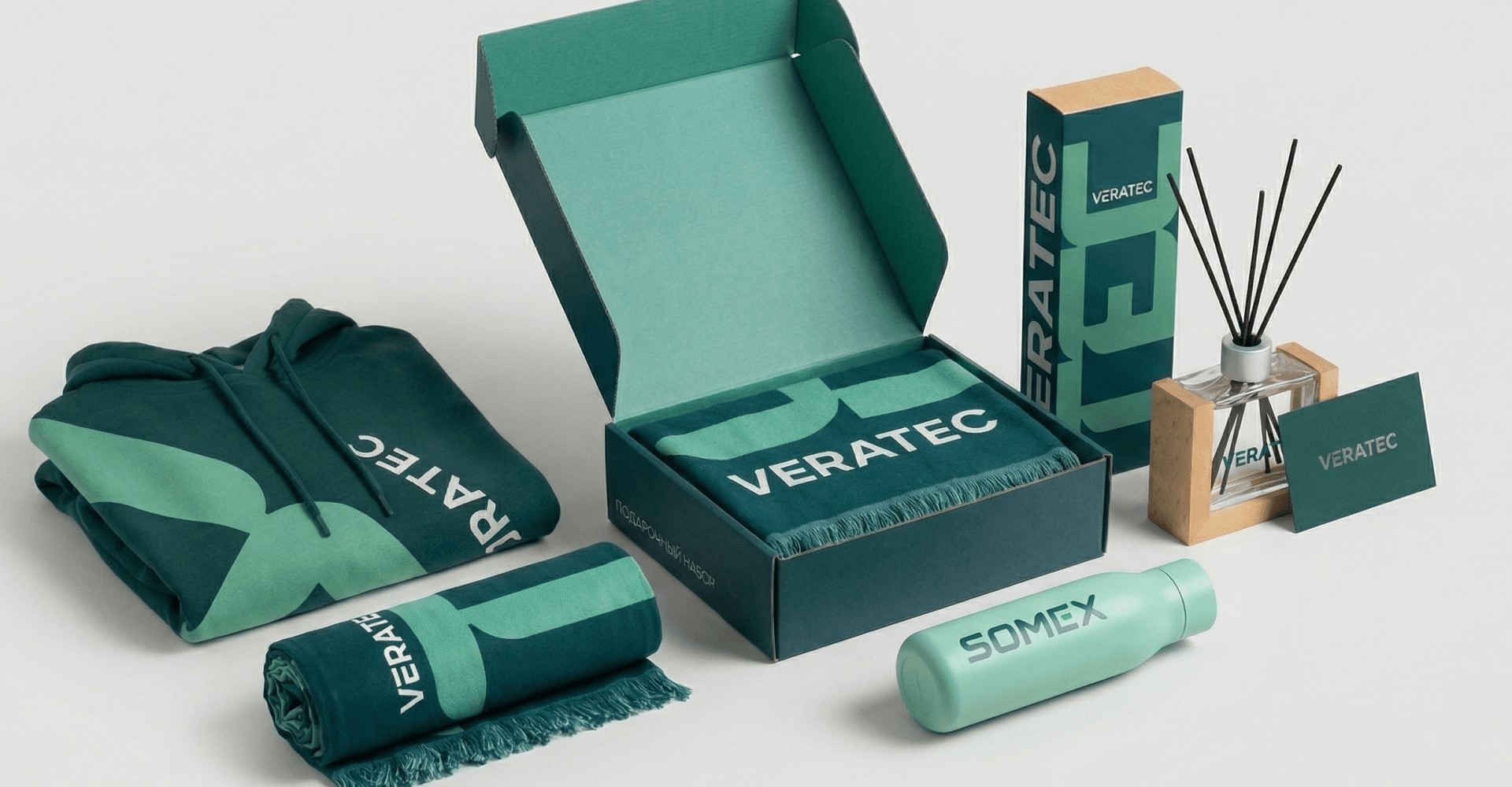 Худи, бутылка, термопосуда и упаковка: Gifts Box: фотография реализованного проекта 8
