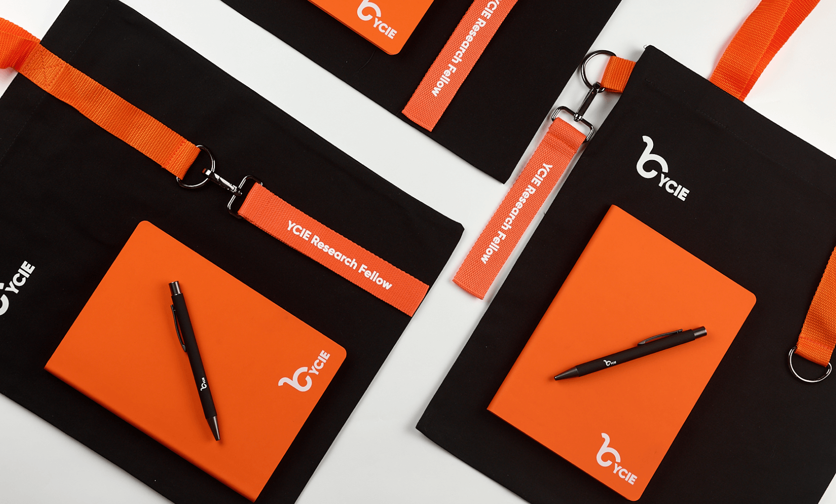 Полный состав welcome pack YCIE